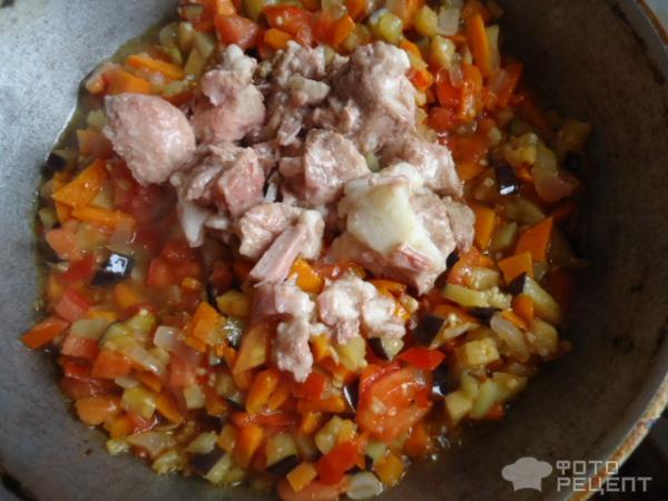 Рецепт Яичная лапша с овощами и тушенкой фото