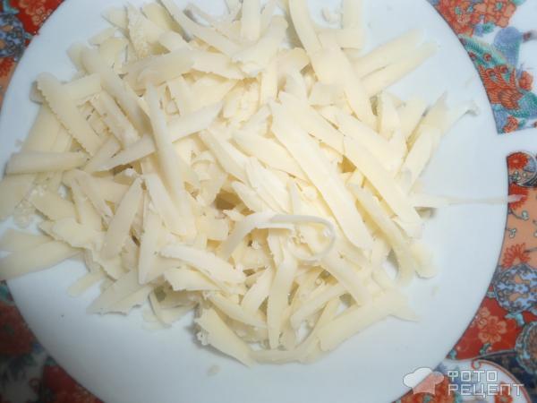 Закусочные маффины с сыром, колбасой и зеленым горошком