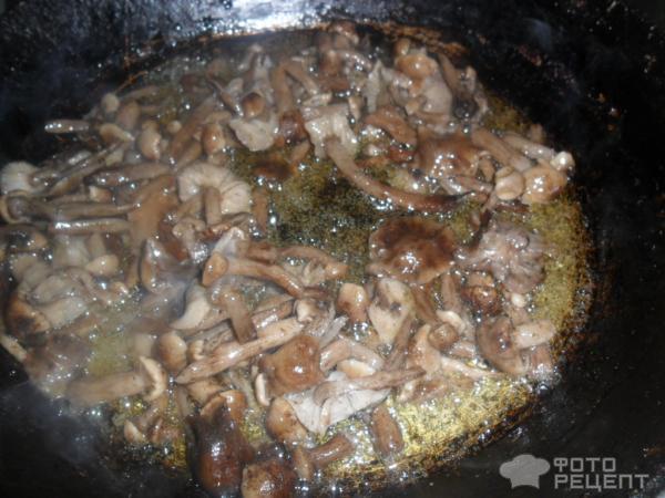 Пирог капустный с баклажанами и грибами фото