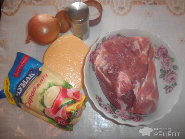 Свинина, запеченная с помидорами и сыром фото