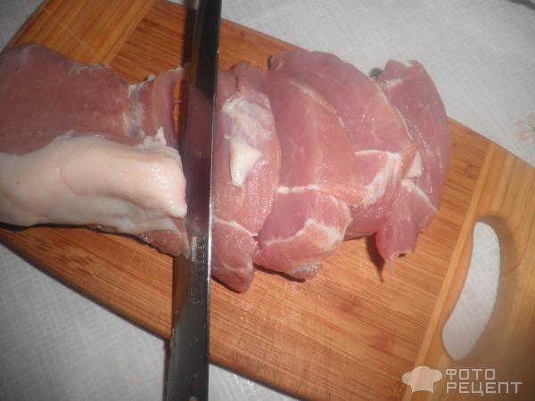 Свинина, запеченная с помидорами и сыром фото