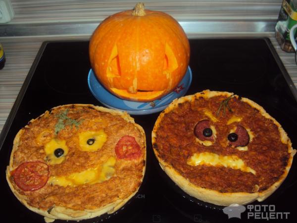 Пицца Улыбающийся Джэк - грустный Джэк на Хэллоуин фото