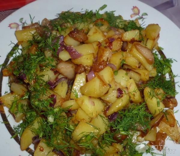 Жареная картошка с салом и луком