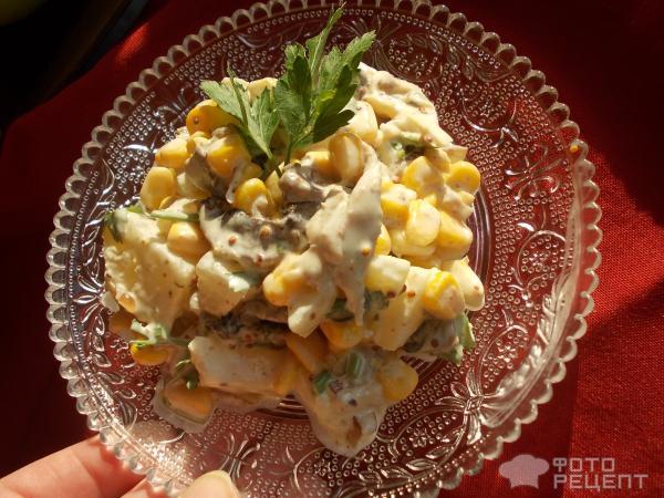 Салат Фиеста с запеченной курицей, ананасами и грибами рецепт с фото пошагово