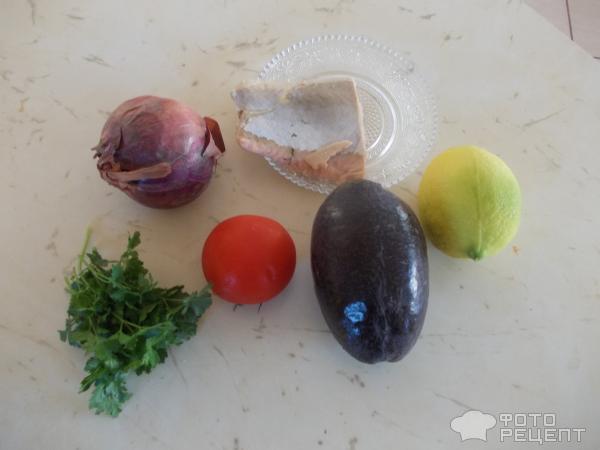 Салат из авокадо и семги фото