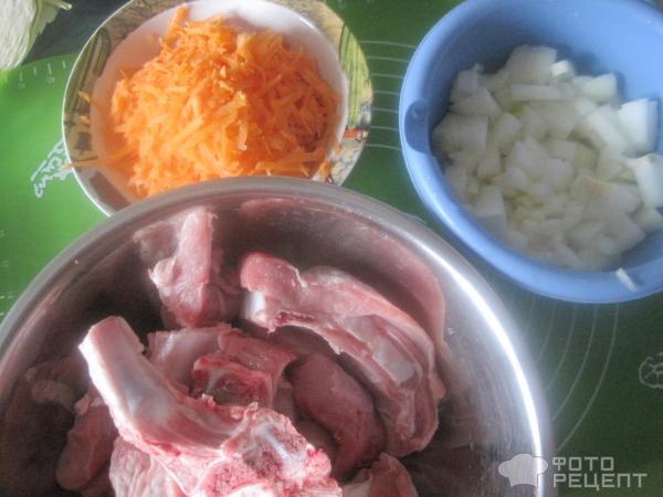 нарезанные овощи и мясо