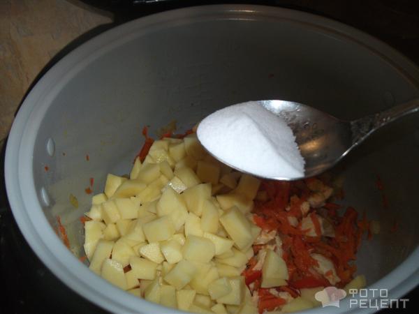 Картофельный суп с курицей в мультиварке фото