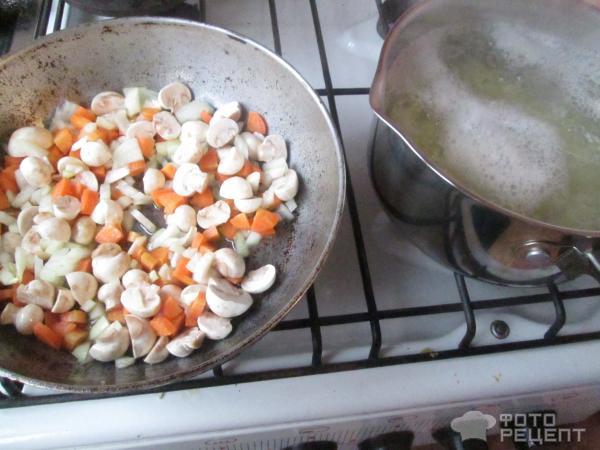 Суп с грибами и помидорами фото