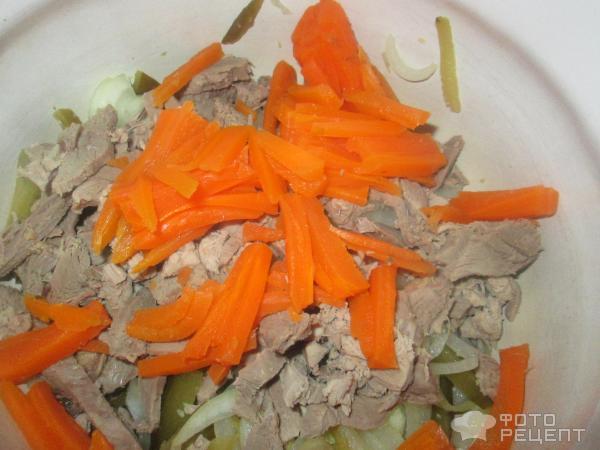 Салат из моркови и филе птицы фото
