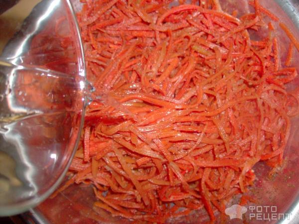 Морковь по-корейски со свиными ушками фото