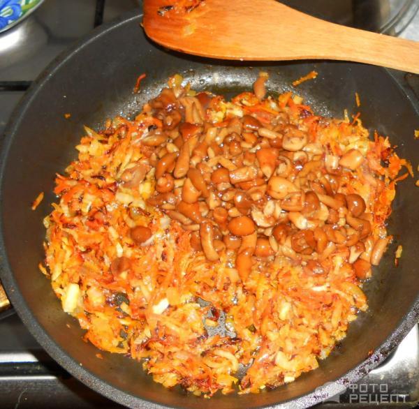 Каннеллони с мясом и грибами под сырным соусом фото