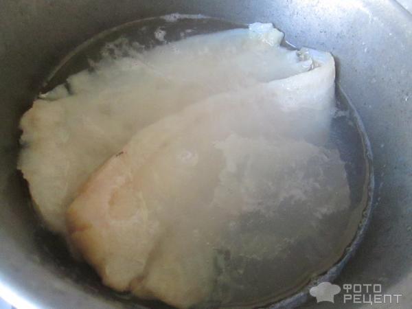 Салат из морской капусты и белой рыбы фото