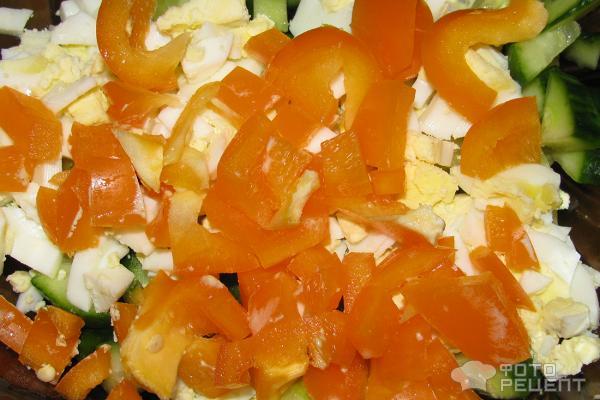 Овощной салат с креветками и лаймом фото