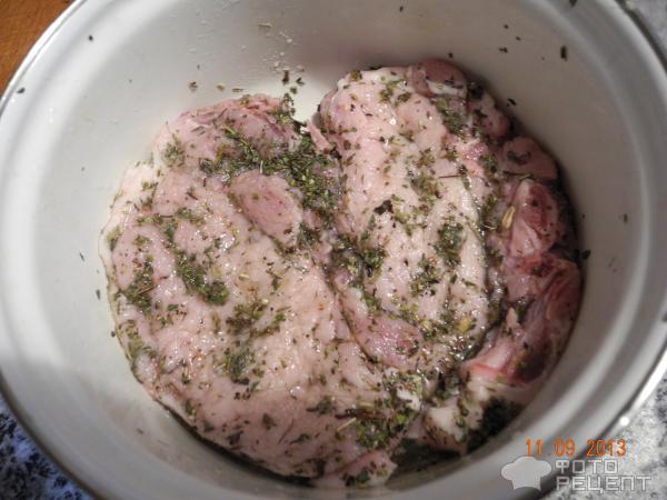 свинина, запеченая с помидорами под сыром