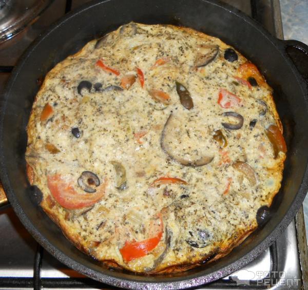 Тортилья сырная с овощами и маслинами