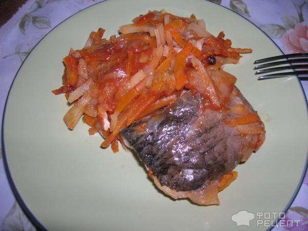 Рыба, тушеная с овощами фото