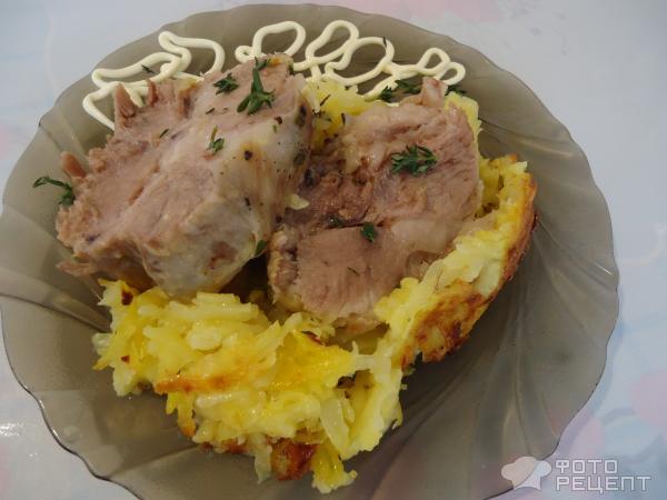 Свиная шейка с тимьяном в картофельной корочке фото