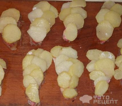 Филе рыбы под картофельной чешуей фото