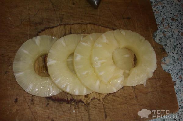 Бисквитный пирог-перевертыш с ананасами фото