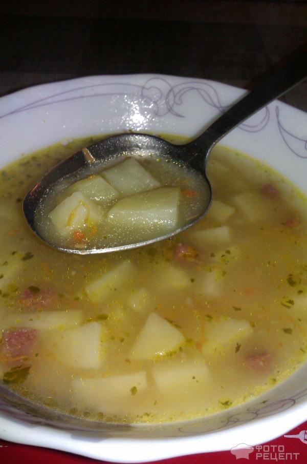 Рецепт: Суп гороховый брикетированный - с копченой колбасой