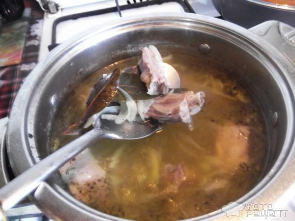 Суп-соус со свиными ребрышками и томатным соусом фото