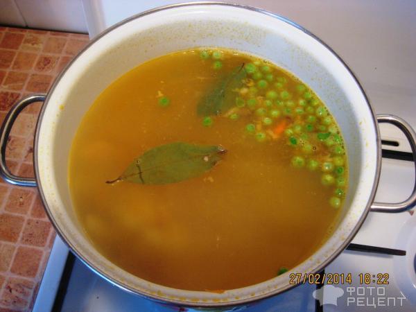 Суп Весенний с зеленым горошком фото