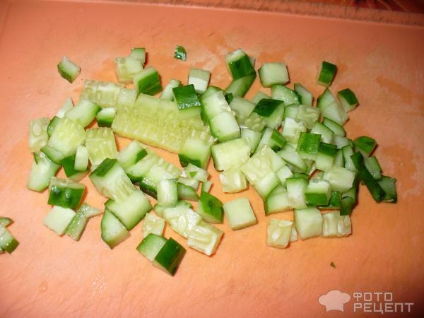 Салат из творога с огурцами и зеленью фото
