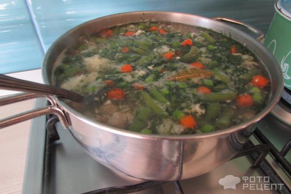 Суп с грудкой индейкой и овощами фото