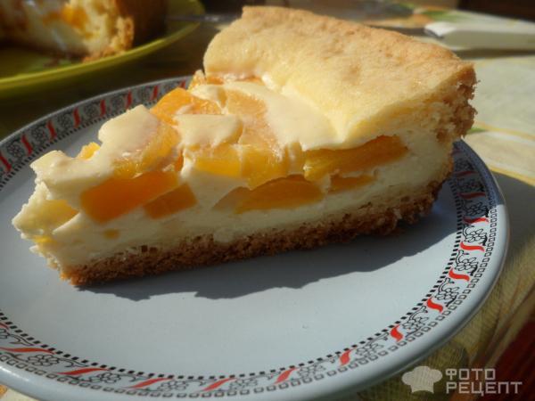 Творожный пирог с персиками фото
