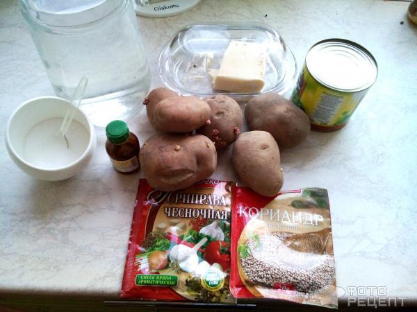 Картофельное пюре с консервированным горошком фото