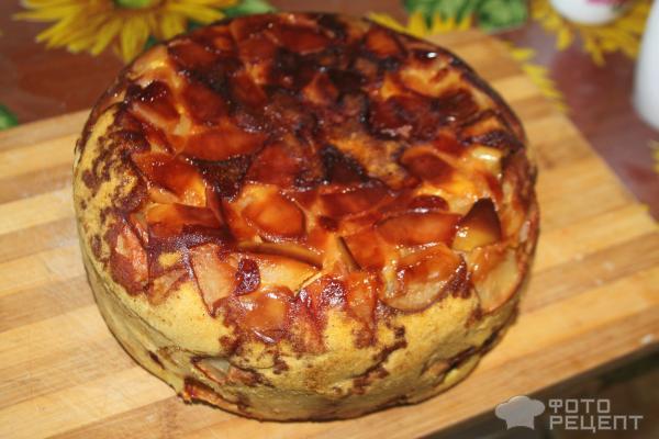 Пирог с яблоками, клюквой и семечками фото