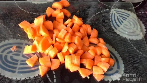 Режем морковку, мелко