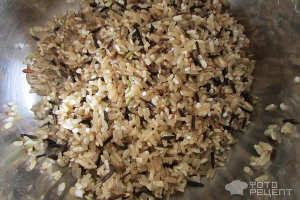 Черный рис, приготовленный в казане