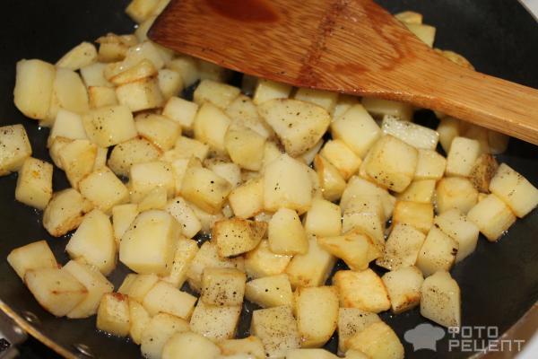 азу по татарски из свинины с солеными огурцами с картошкой в горшочках. Смотреть фото азу по татарски из свинины с солеными огурцами с картошкой в горшочках. Смотреть картинку азу по татарски из свинины с солеными огурцами с картошкой в горшочках. Картинка про азу по татарски из свинины с солеными огурцами с картошкой в горшочках. Фото азу по татарски из свинины с солеными огурцами с картошкой в горшочках