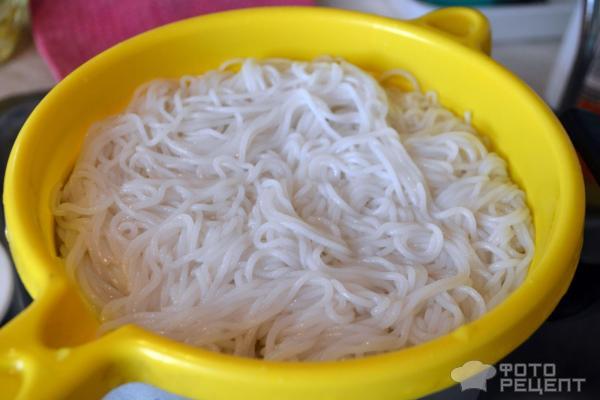Рисовая лапша с морепродуктами фото