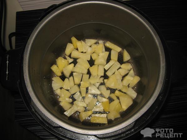 Пирог-перевертыш со свежими ананасами фото