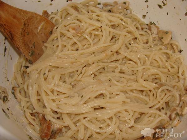 Спагетти с гибным соусом фото