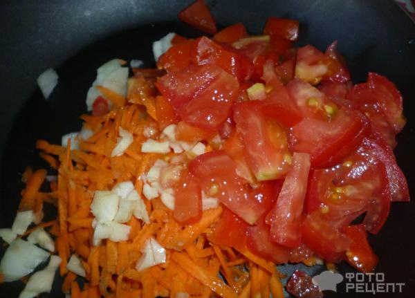Макароны под томатно-овощным соусом фото