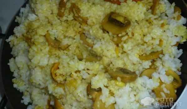 Гарнир из риса с грибами фото