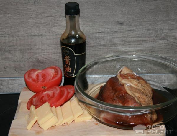 Гармошка из свинины в духовке с сыром и помидорами