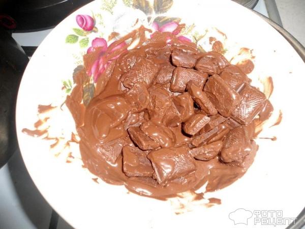 Торт в мультиварке Шоколадный бисквит с малиновой начинкой фото