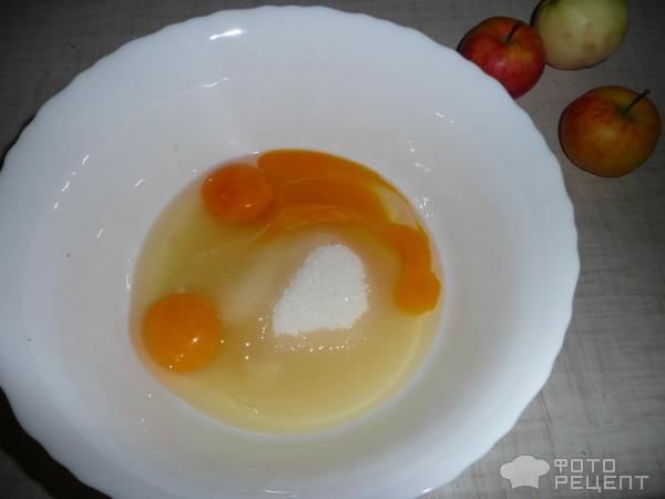 3 яйца растереть с сахаром, 