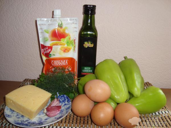 Перец болгарский с сыром и яйцом фото