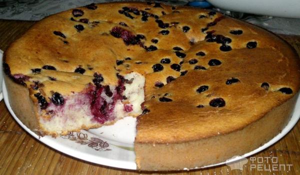 Пирог Бисквит с ягодами фото