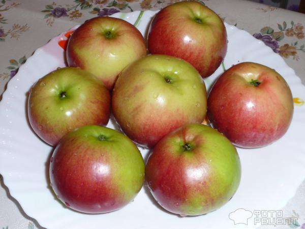 Яблоки моем.