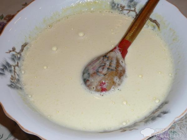 Стакан молока тщательно перемешиваем с перетертой смесью для крема