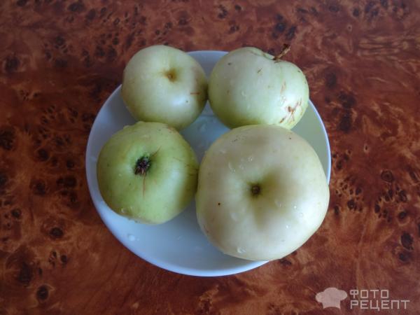 Шарлотка яблочная в мультиварке по-мужски фото