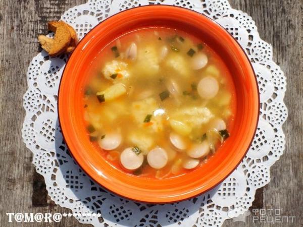 Суп с сосисками и сырными клецками фото