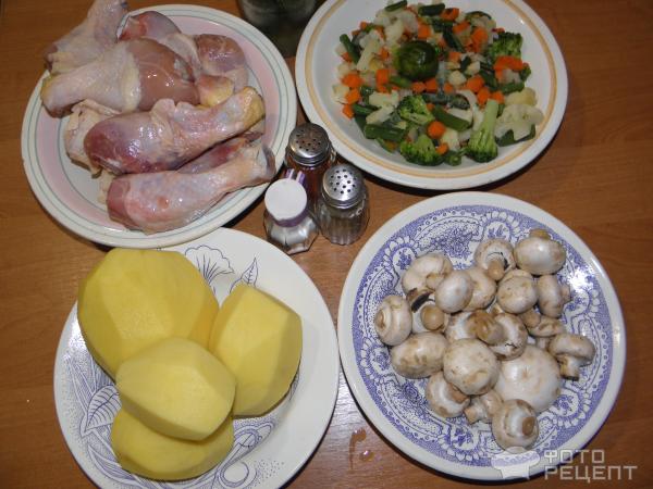 Куриные голени, запеченные с рисом и овощами