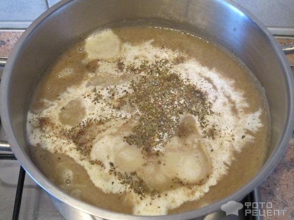 Грибной суп-пюре с чесночными гренками фото